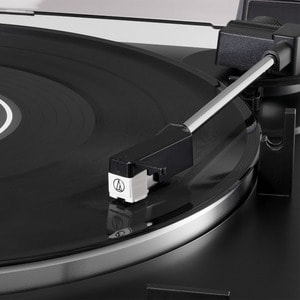 Audio-Technica Fully Automatic Belt-Drive Turntable - Belt Drive - Straight Automatic Tone Arm - 33.33, 45 rpmDie-cast Alu