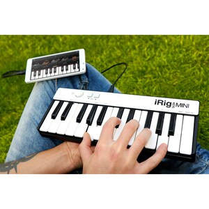 IK Multimedia iRig Keys Mini The 25 Key Universal Mini Keyboard Controller - White