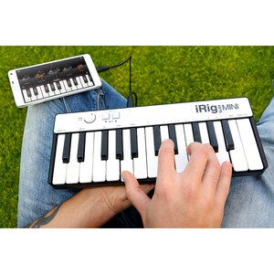 IK Multimedia iRig Keys Mini The 25 Key Universal Mini Keyboard Controller - White