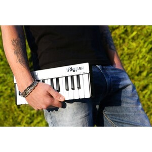 IK Multimedia iRig Keys Mini The 25 Key Universal Mini Keyboard Controller - White