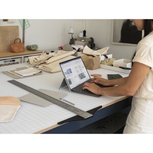 Microsoft Surface Pro X Tablet - 33 cm (13") - 16 GB RAM - 512 GB SSD - 4G - Platinum - Microsoft SQ2 SoC - 2880 x 1920 - 