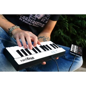IK Multimedia iRig Keys Mini The 25 Key Universal Mini Keyboard Controller - White