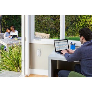 Linksys RE6400 IEEE 802.11ac 1.17 Gbit/s Wireless Range Extender - 2.40 GHz, 5 GHz - 1 x Network (RJ-45) - Ethernet, Fast 